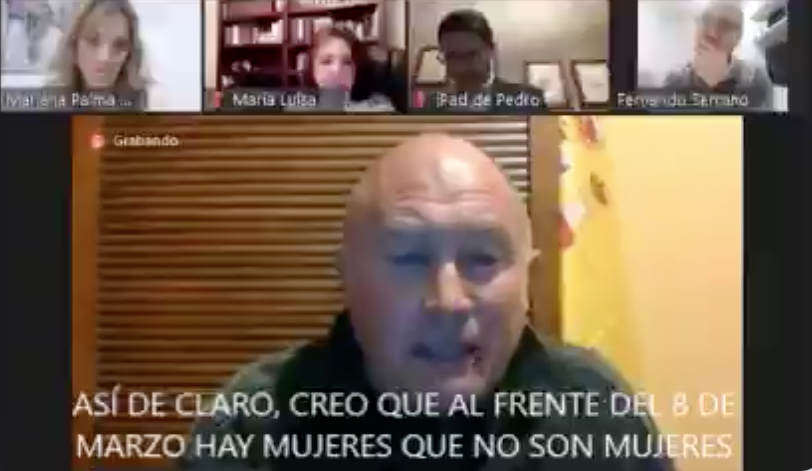 Rafael Azor, portavoz de Vox en el Ayuntamiento de Baza, durante el pleno.