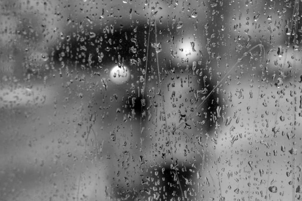 Personas bajo la lluvia. FOTO: SONOGRAPHREETPHOTOGRAPHER 
