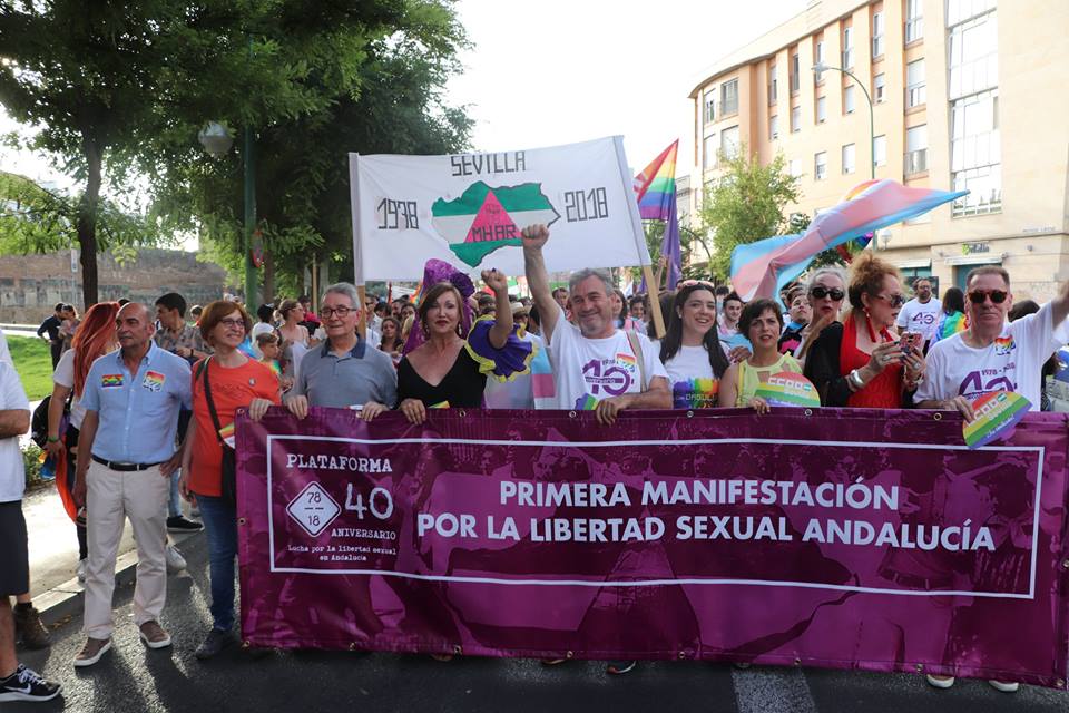 Activistas históricos LGTB en la cabecera del Orgullo Crítico del Sur. FOTO: R.S. 