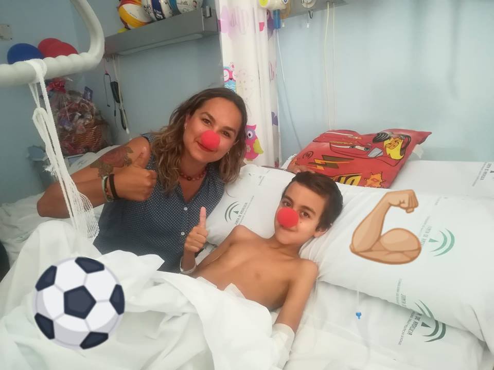 Aitor junto a María Gil, de Aspaym.