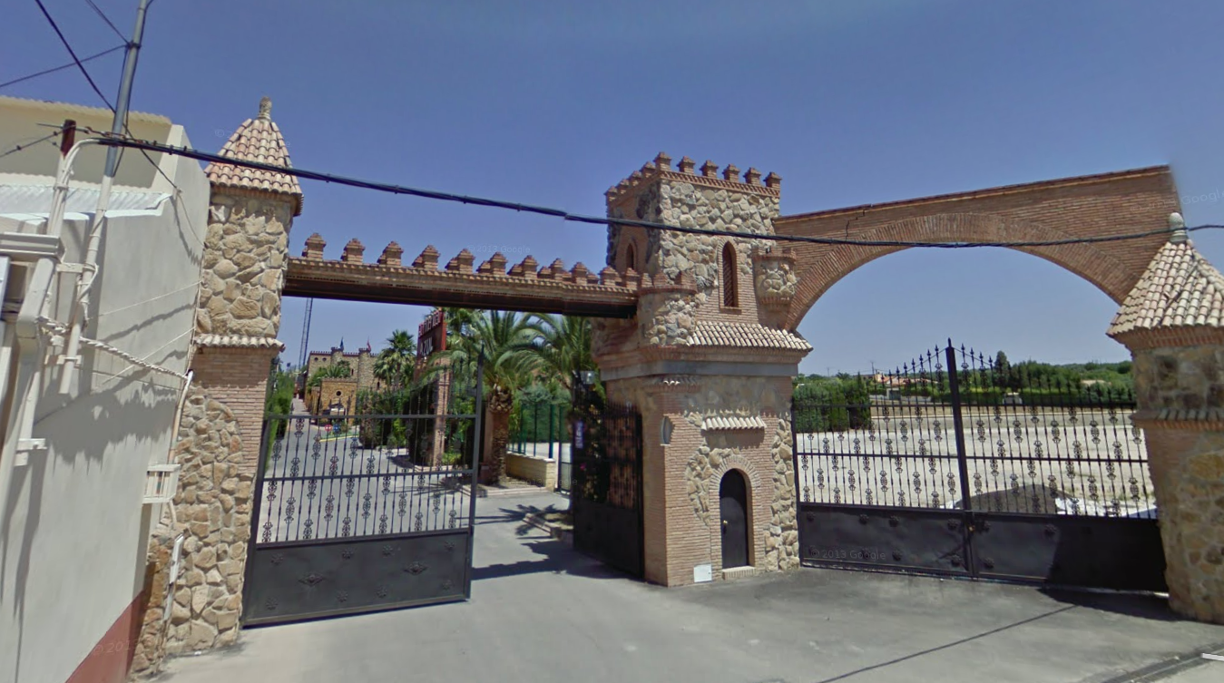 El complejo hostelero de Linares donde se celebró la fiesta con más de 700 personas, en una imagen de Google Maps.