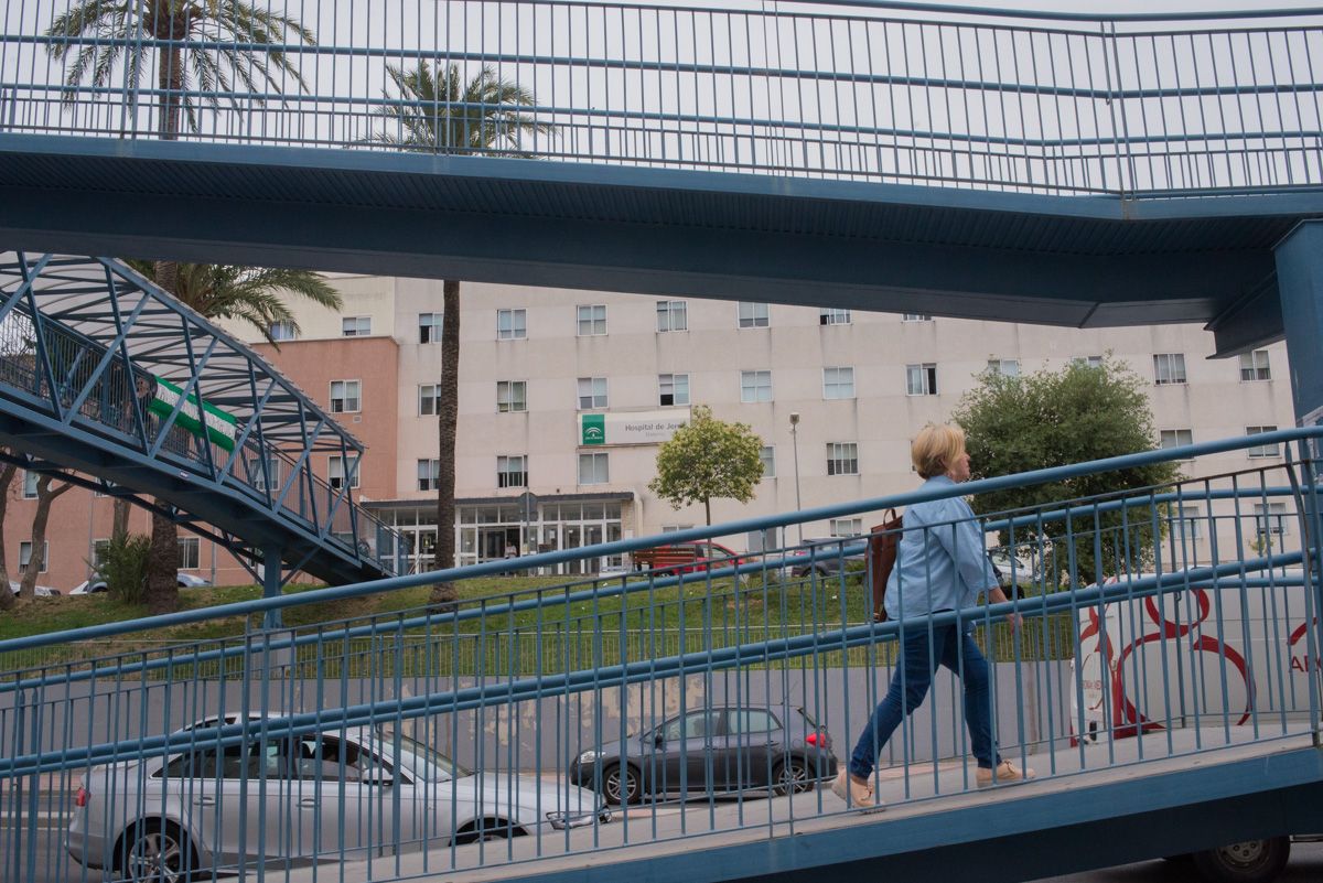 El hospital de Jerez al fondo, en una imagen de archivo. FOTO: MANU GARCÍA. 