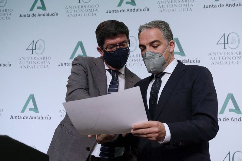 Marín y Bendodo, antes de la rueda de prensa de este martes en San Telmo. JUNTA DE ANDALUCÍA