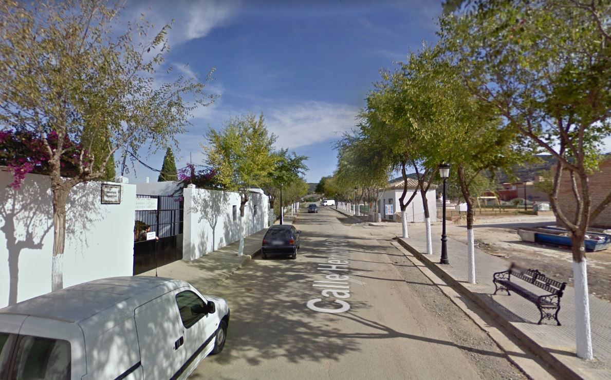 Carretera a la salida de Puerto Serrano, junto al cementerio municipal, donde se ha producido el accidente mortal, en Google Maps.