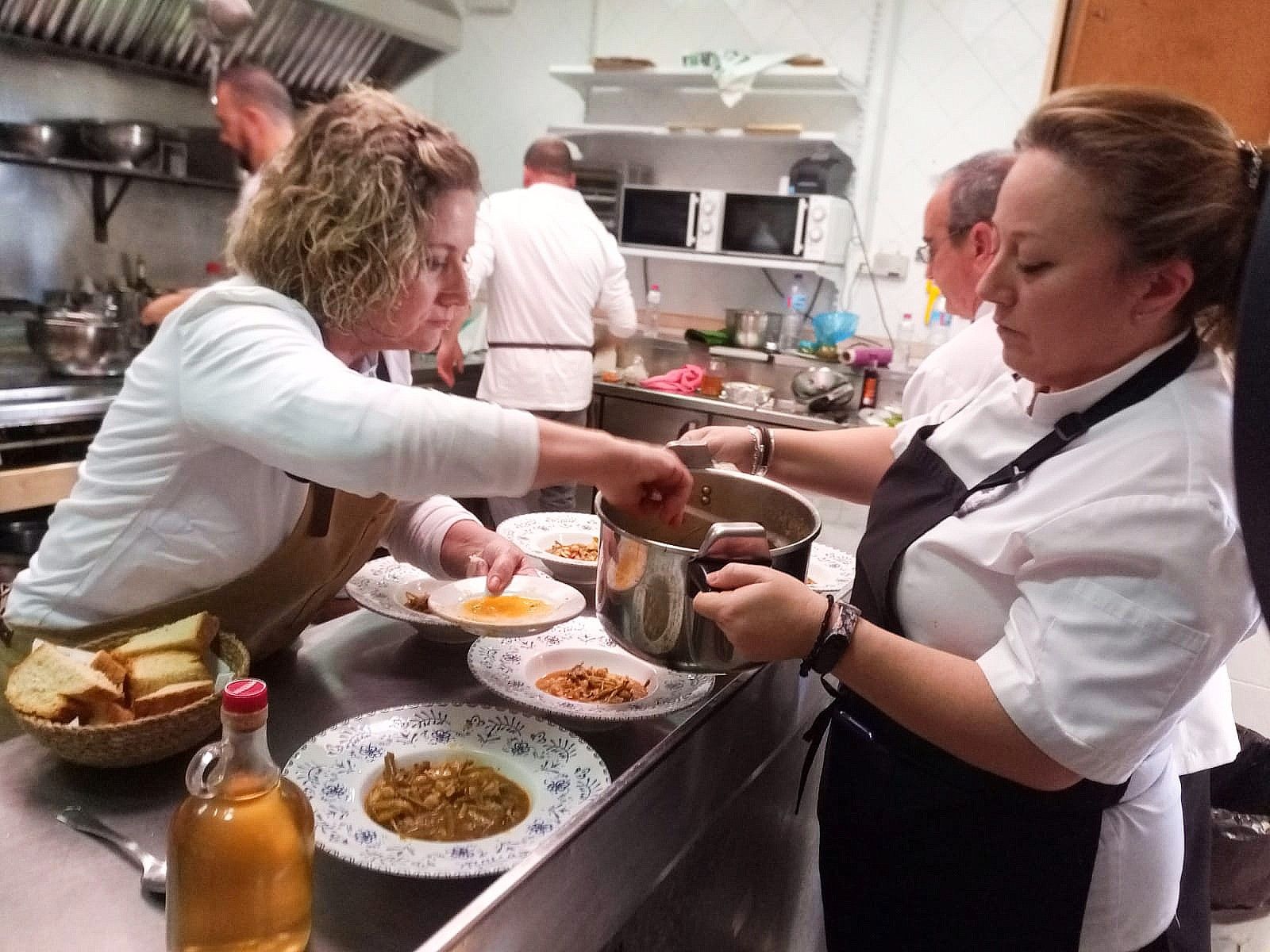 Una imagen de las últimas actividades de Chef Sierra que impulsa un nuevo concurso para practicar gastrodeporte en Zahara de la Sierra.
