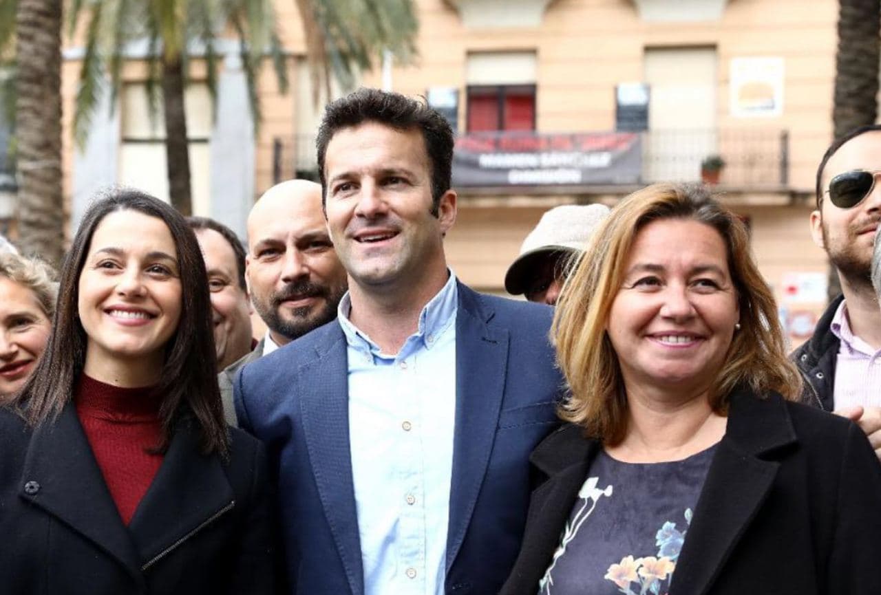 Isabel Soto, junto a Inés Arrimadas y Carlos Pérez, en una imagen de archivo.