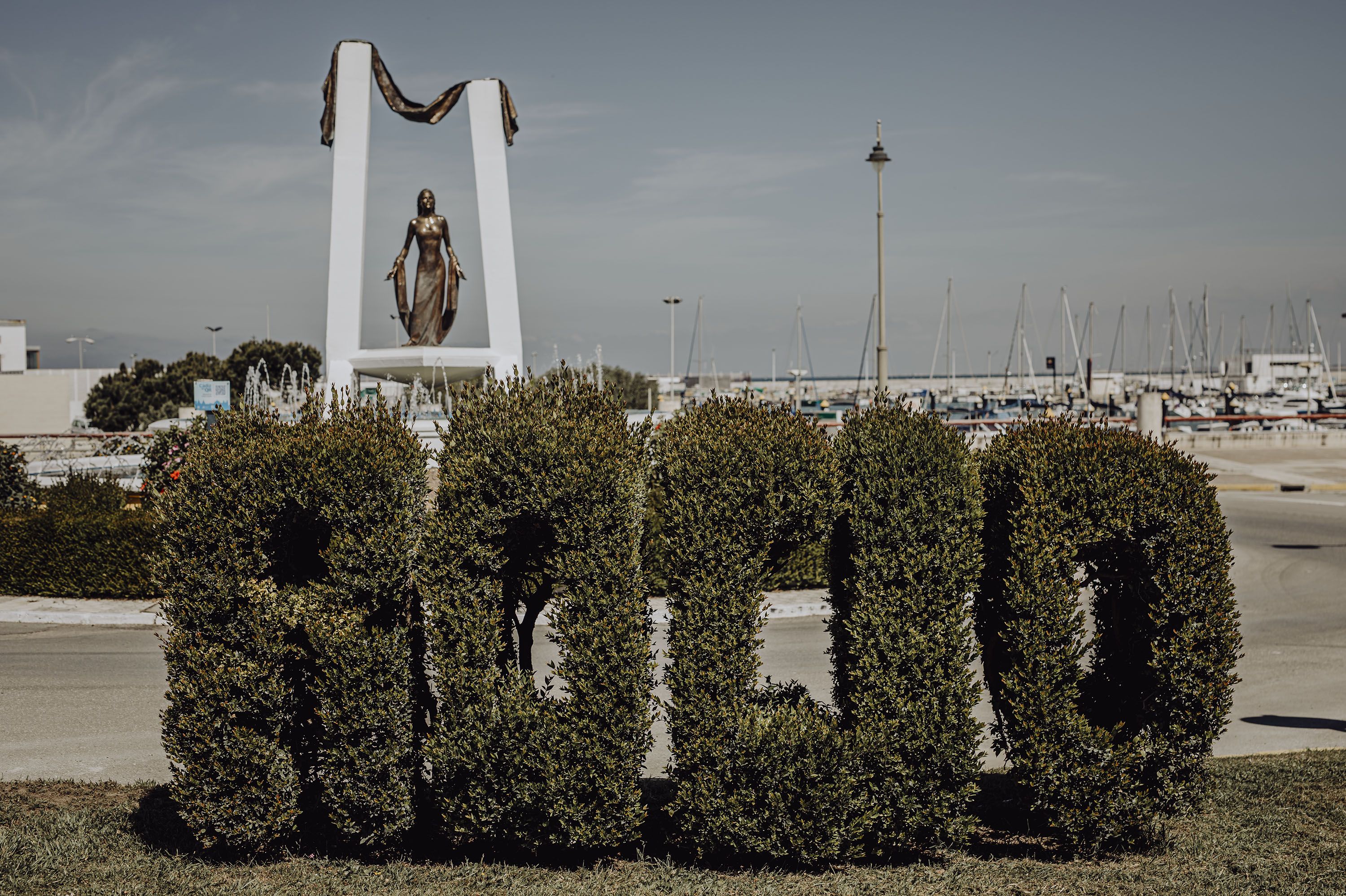Monumento a Rocío Jurado en Chipiona.