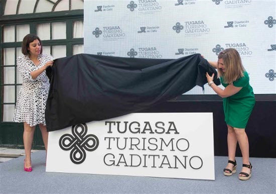 Varo y García, descubriendo la nueva imagen. FOTO: DIPUTACIÓN.