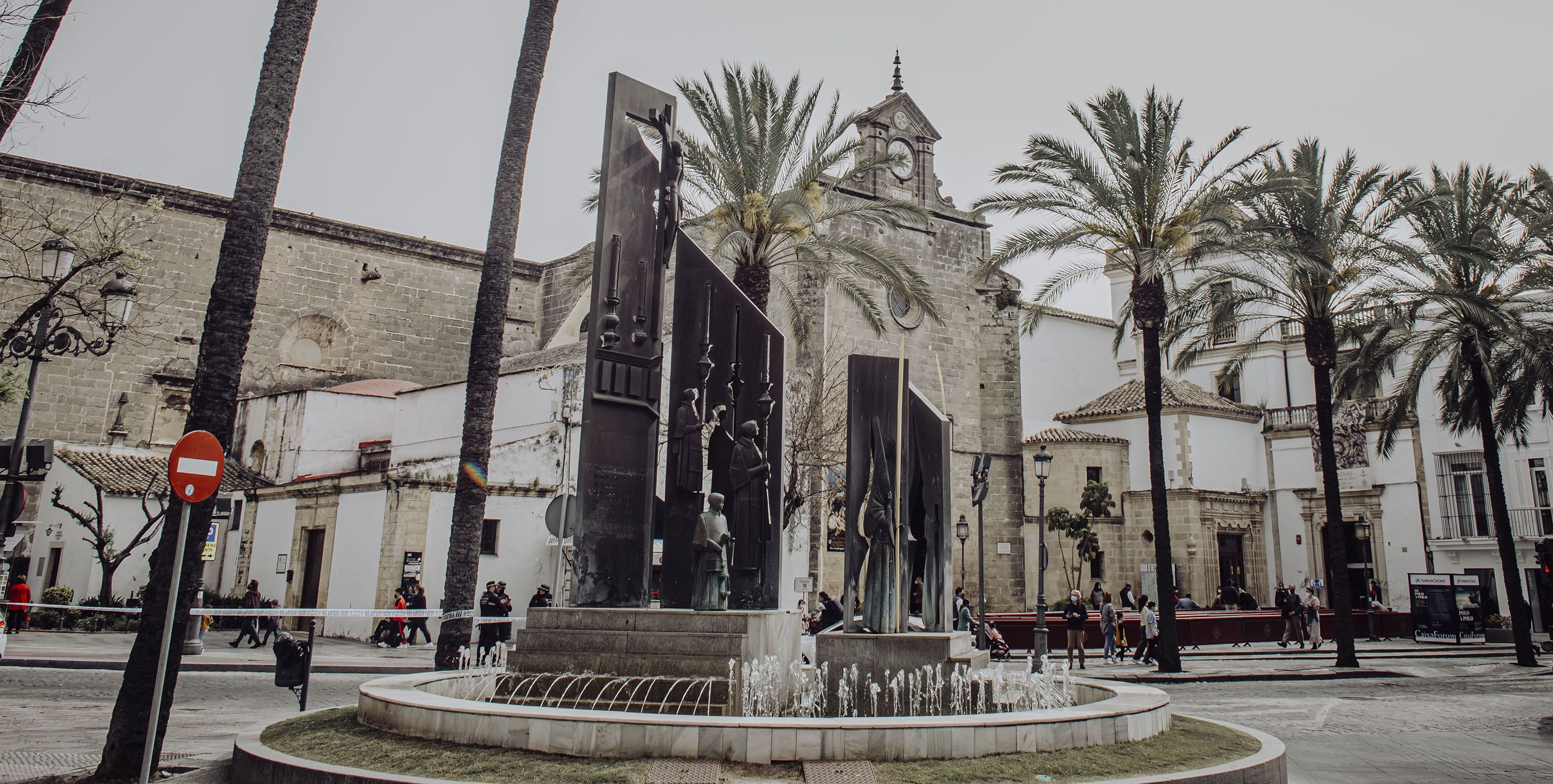 Rotonda de las cofradías, en la Alameda de Cristina en el centro de Jerez.