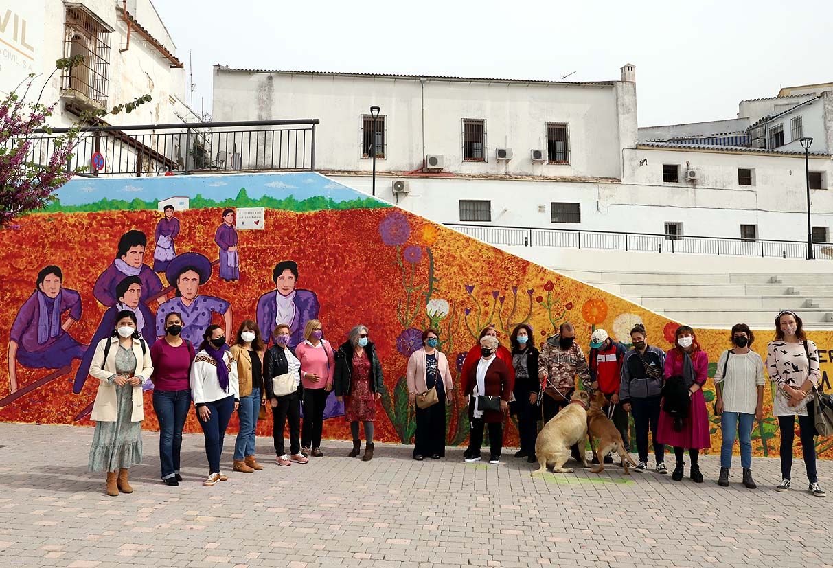 Mural dedicado a las mujeres gitanas de la plaza Belén en Jerez.
