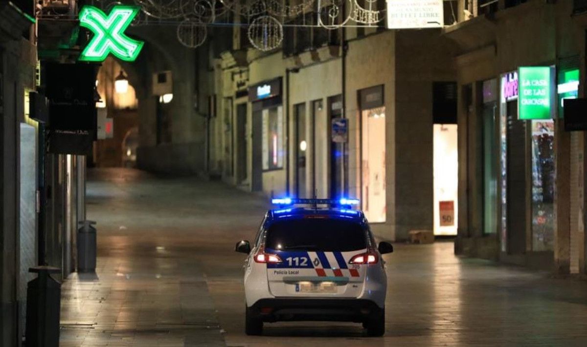 La Policía Local intenta disuadir una pedida de mano en San Juan de Aznalfarache.