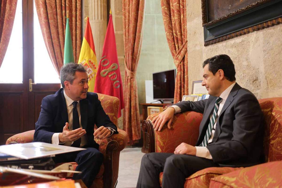 Juan Espadas y Juan Manuel Moreno, en una reunión antes de la pandemia. Juan Espadas y Juan Manuel Moreno, en una reunión antes de la pandemia.