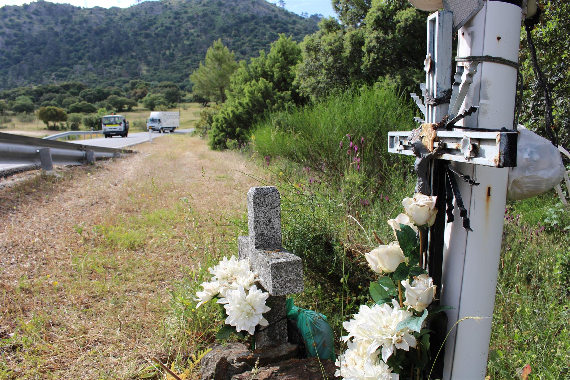 Memoriales en las carreteras, una 'app' para rendir homenaje a los fallecidos en accidentes de tráfico.