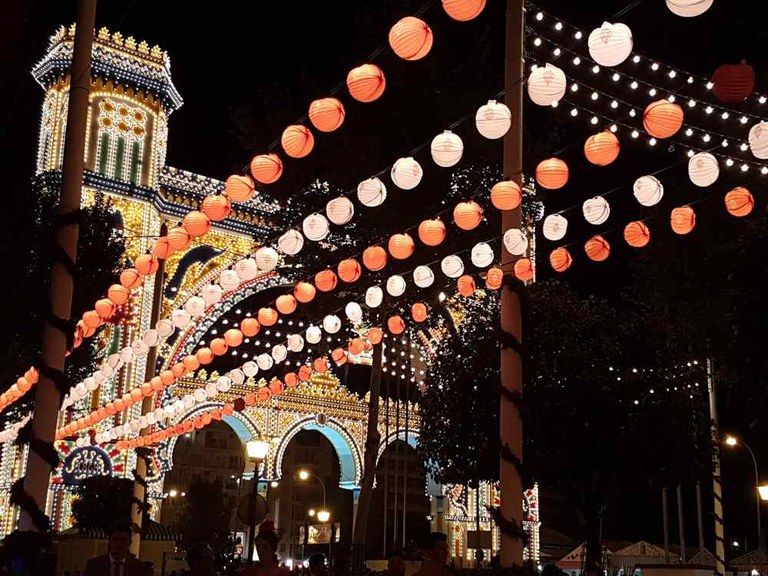 Feria de Sevilla de noche.