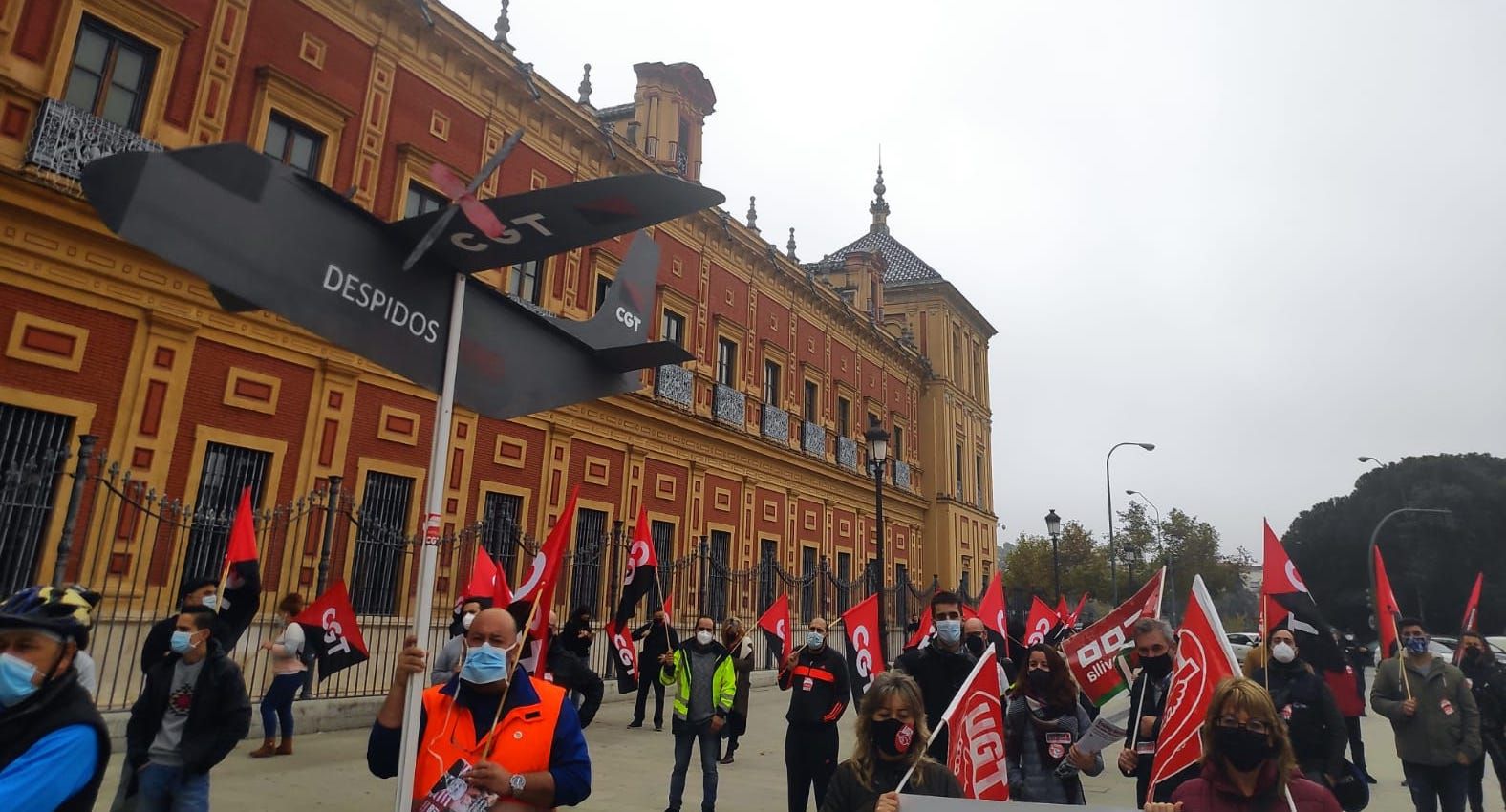 Protesta sindical contra los despidos en Airbus.