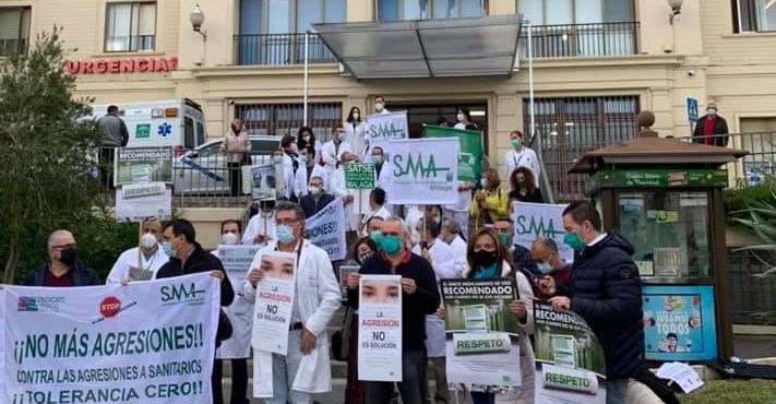 Una paciente agrede y amenaza a su doctora en Málaga.