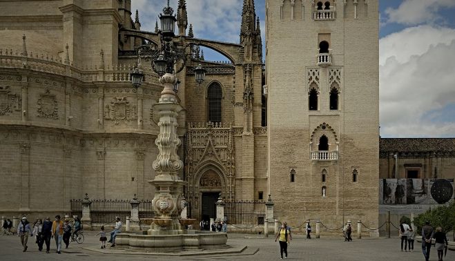 Sevilla, 110421 43 Catedral y Giralda red