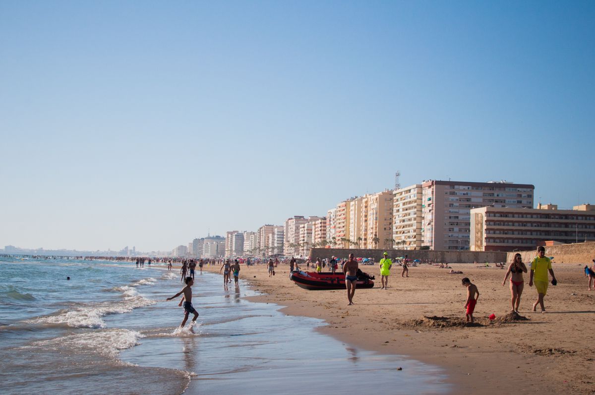 La playa de Cortadura de Cádiz, en una imagen de archivo.