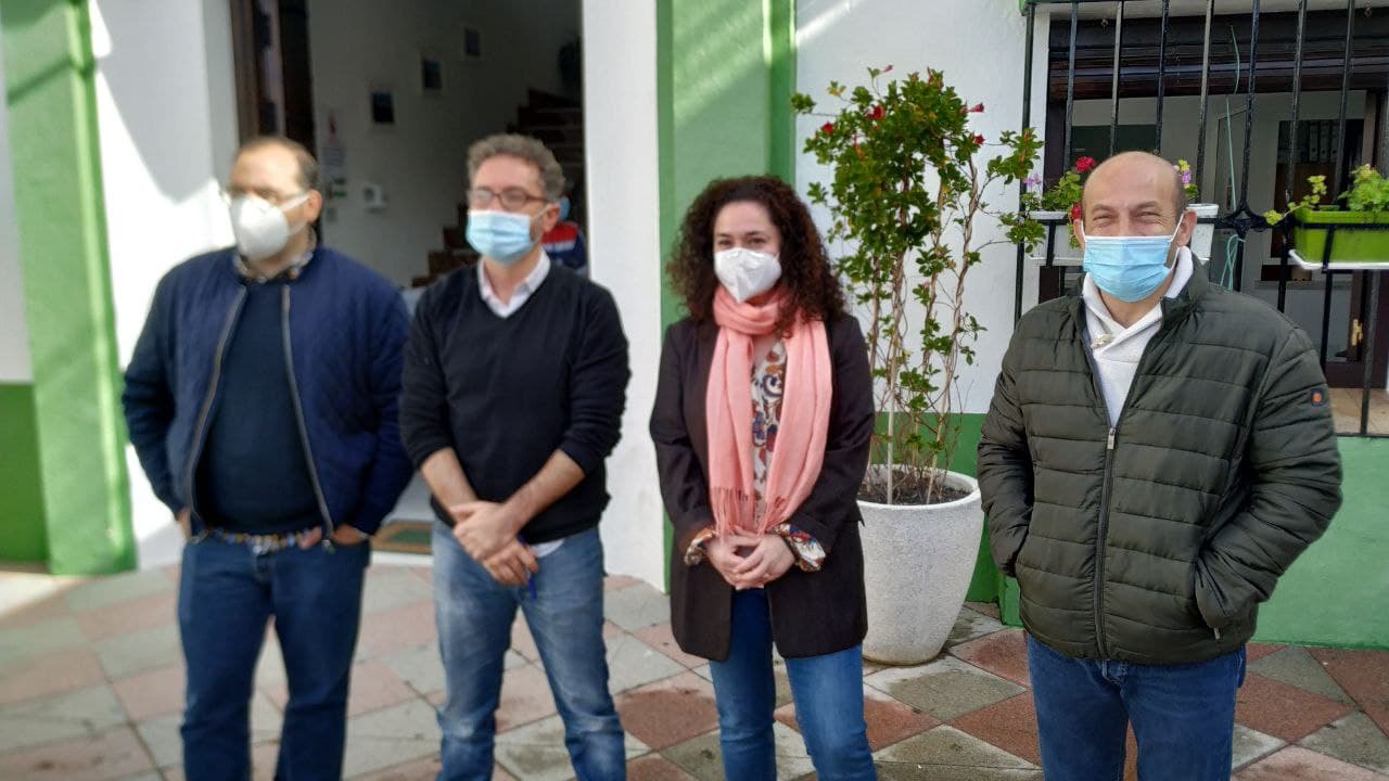 Nieto, junto a los alcaldes de Bornos, Puerto Serrano y Alcalá del Valle (de izqda. a dcha.), tras reunirse con ellos por la alarmante situación que sufren nuevamente por el covid.