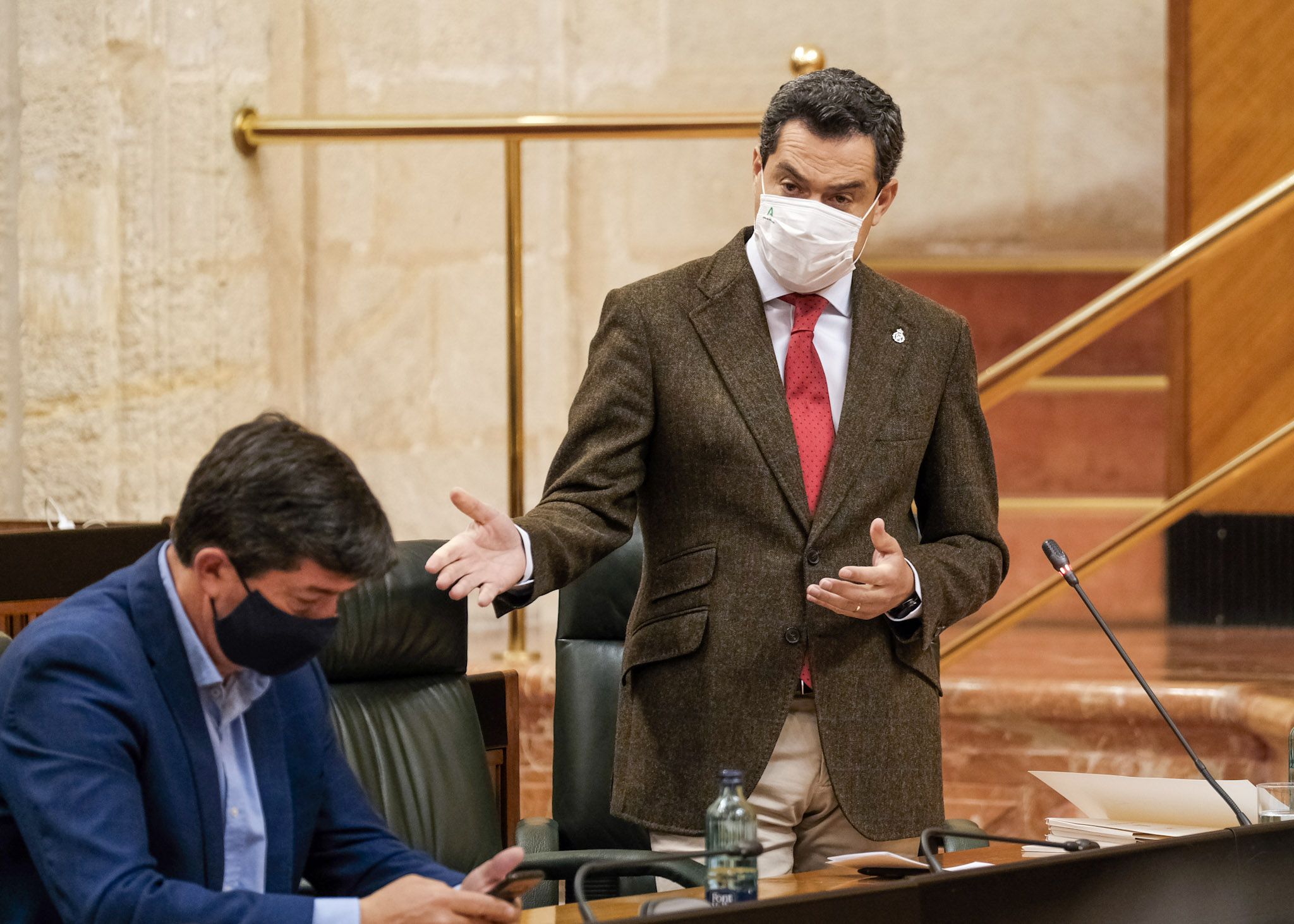 El presidente Moreno, este jueves en el Parlamento andaluz.