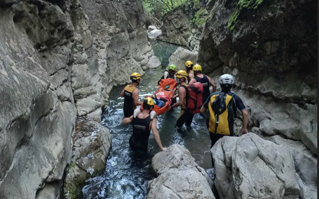 Un momento del rescate en la Garganta Verde. CONSORCIO BOMBEROS