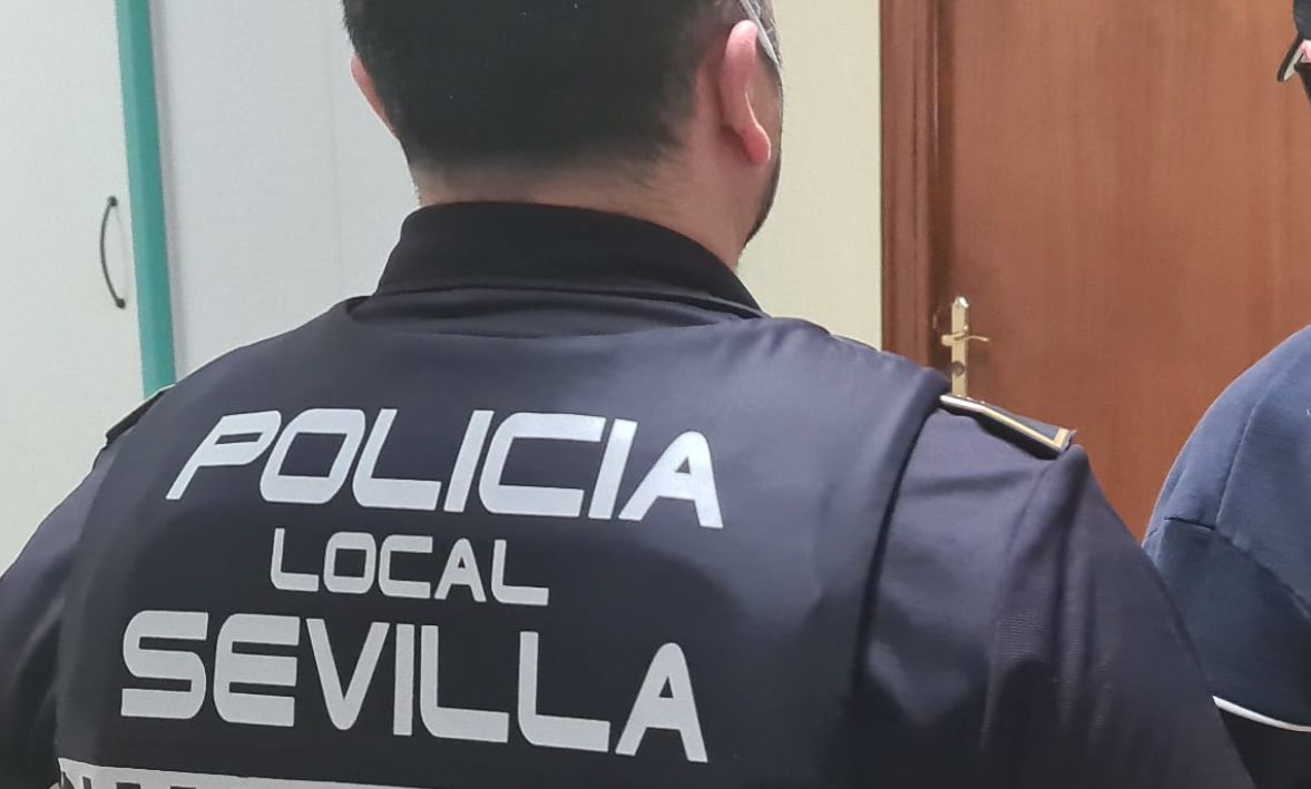 Un agente de Policía Local de Sevilla.