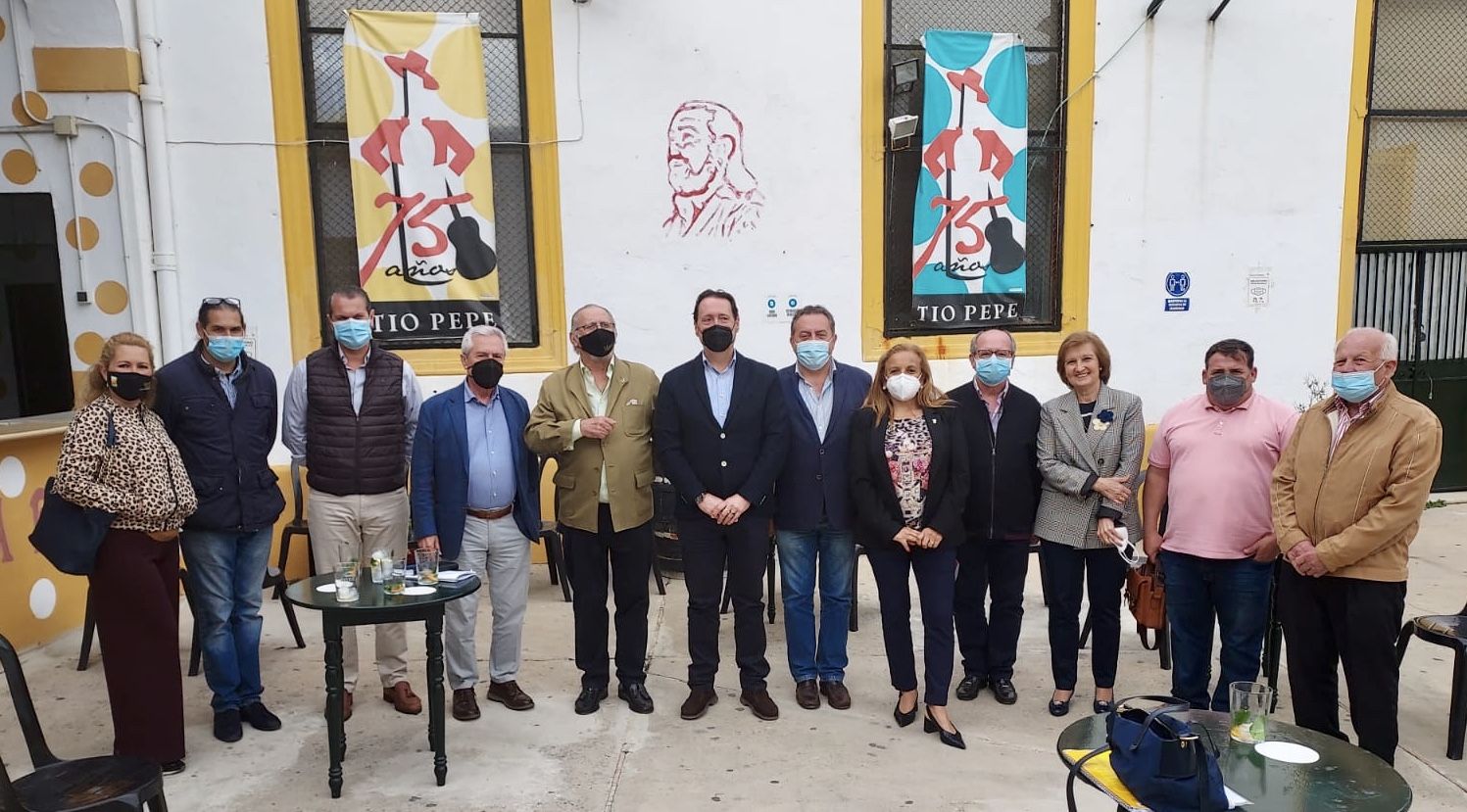 La nueva junta directiva de la Federación Local de peñas flamencas de Jerez.