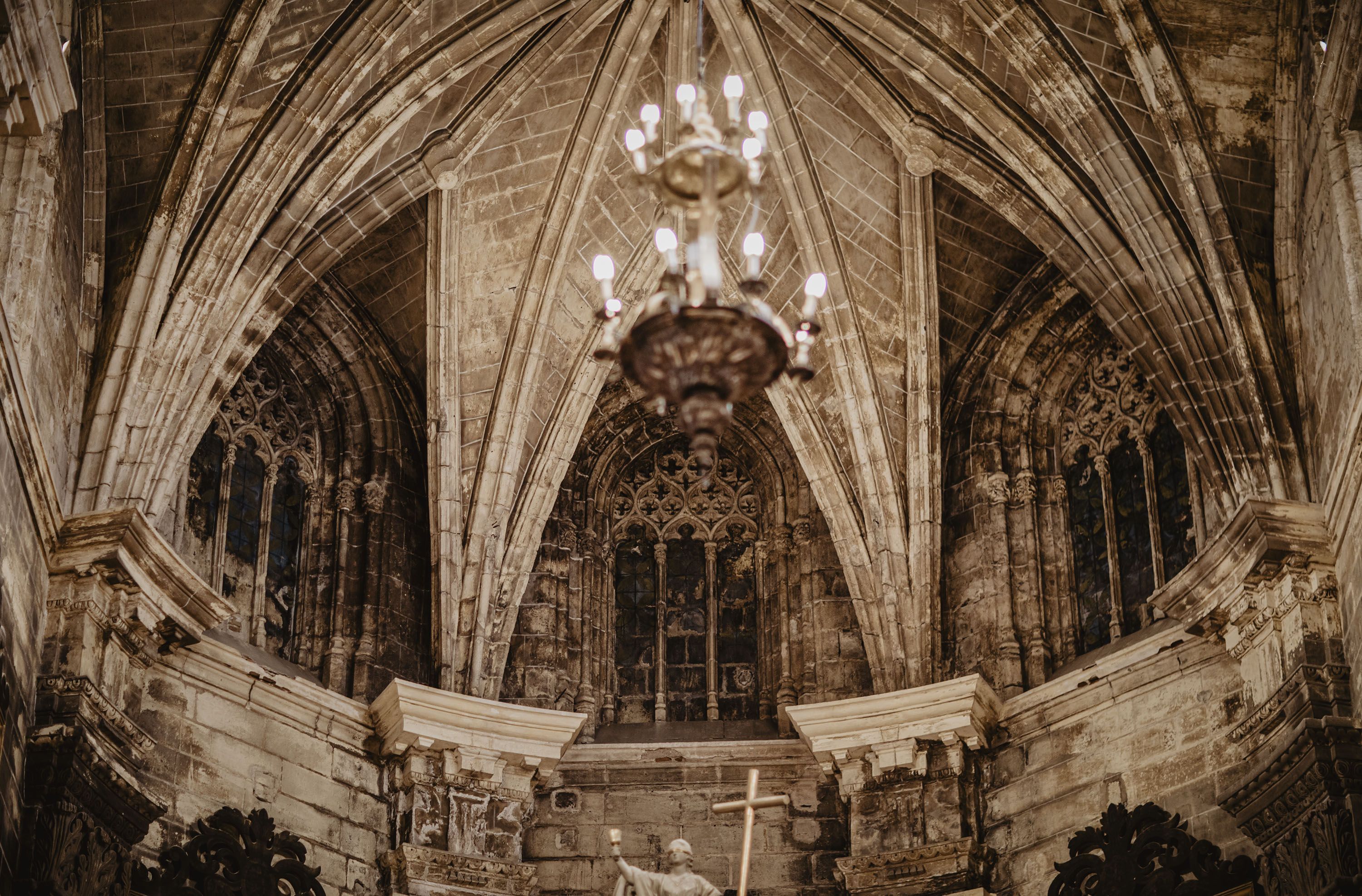 Lámparas, en proceso de restauración. Lámparas, en proceso de restauración.