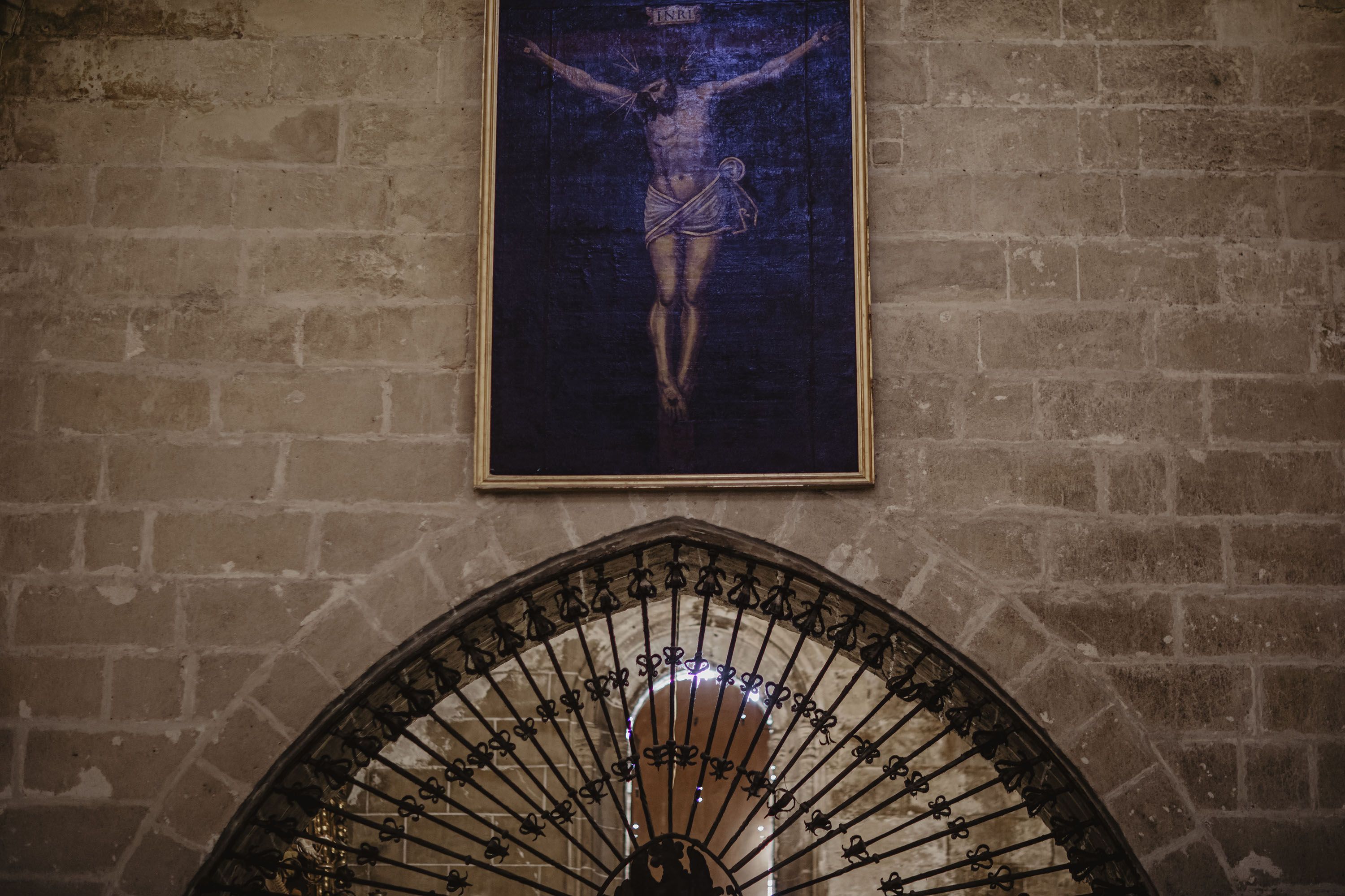 Uno de los cuadros en el interior. Uno de los cuadros en el interior.