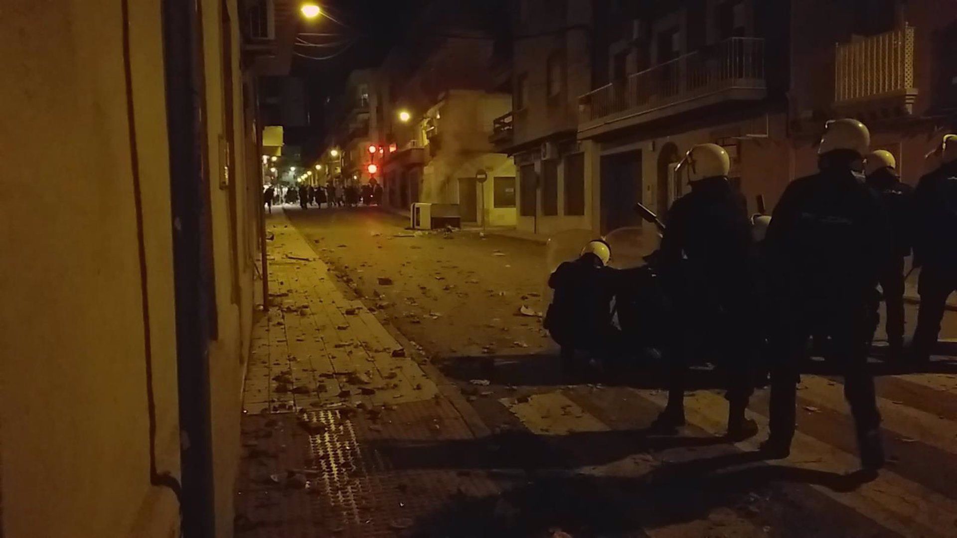 La Policía admite que dos de los heridos en los disturbios de Linares fueron por munición policial. 