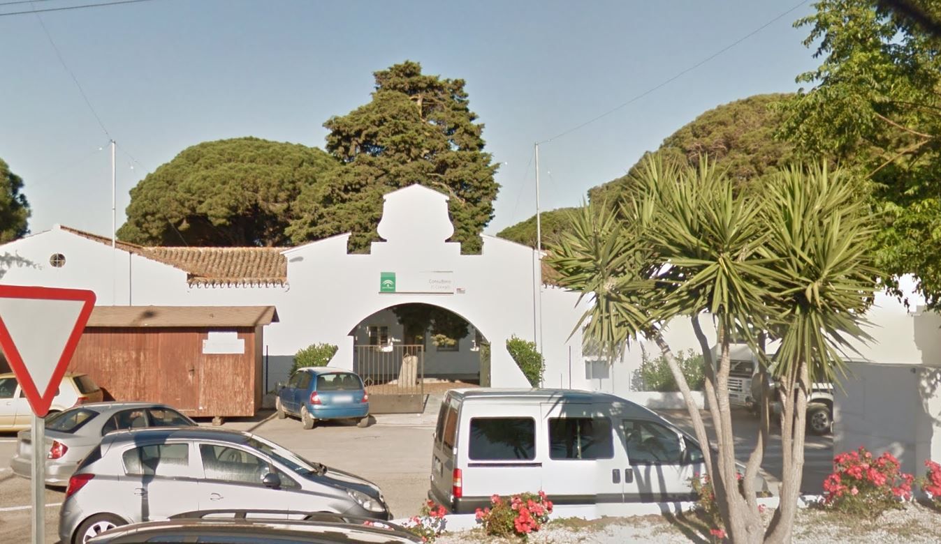 El centro de salud de El Colorado, en Conil.