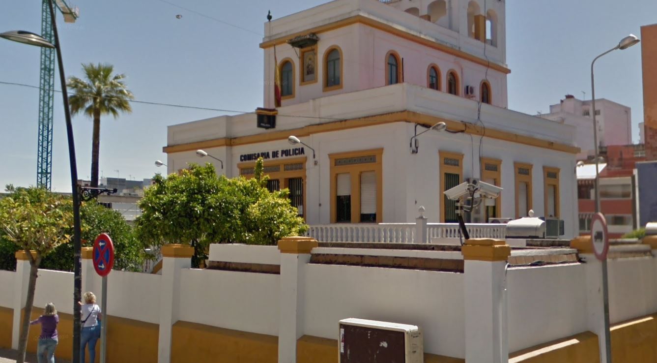 La Comisaría de San Juan de Aznalfarache (Sevilla) en una fotografía de archivo.