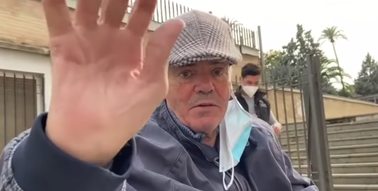 'El Risitas', dando las gracias a sus fans franceses.