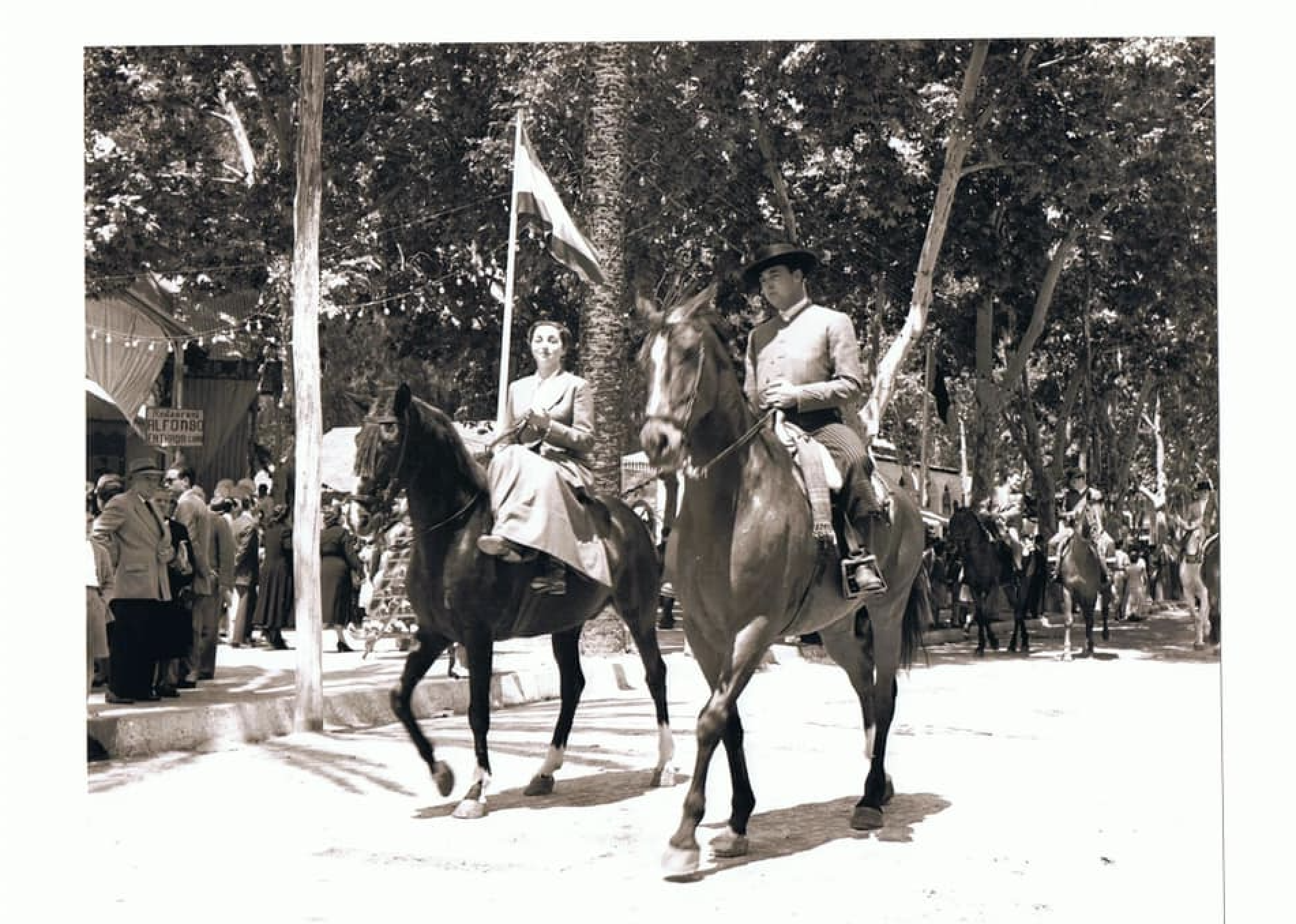 Paseo por la Feria del Caballo de 1952. ARCHIVO: ANTONIO ROMERO