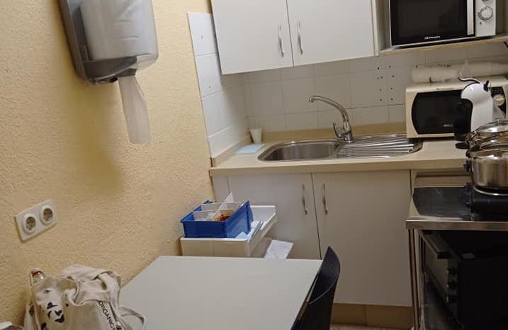 Espacio habilitado para el desayuno de enfermeros en el Hospital de Jerez. Espacio habilitado para el desayuno de enfermeros en el Hospital de Jerez.