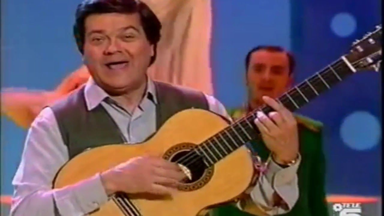 Josele, de 'Los Payos', en una imagen de una actuación en 'TeleCinco'.