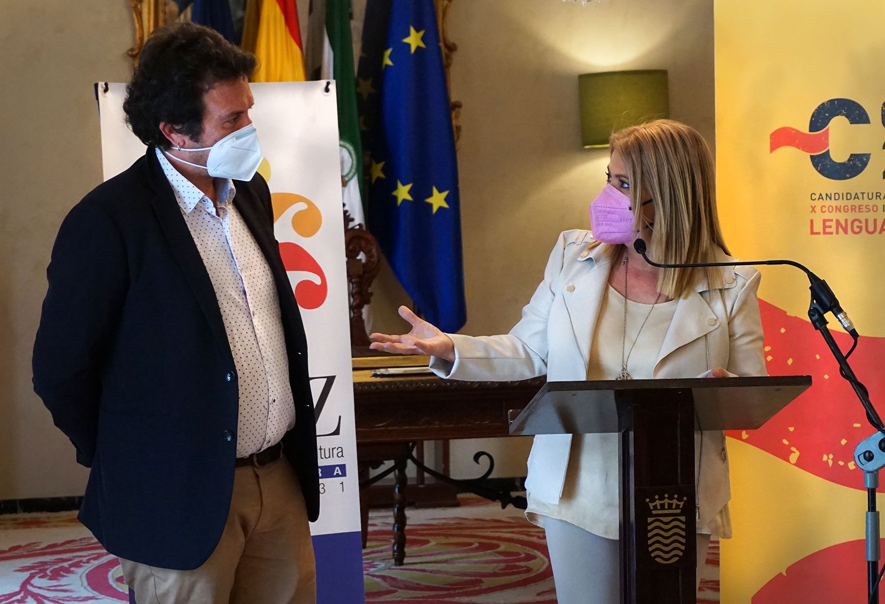 La alcaldesa de Jerez, Mamen Sánchez, con José María González, alcalde de Cádiz.