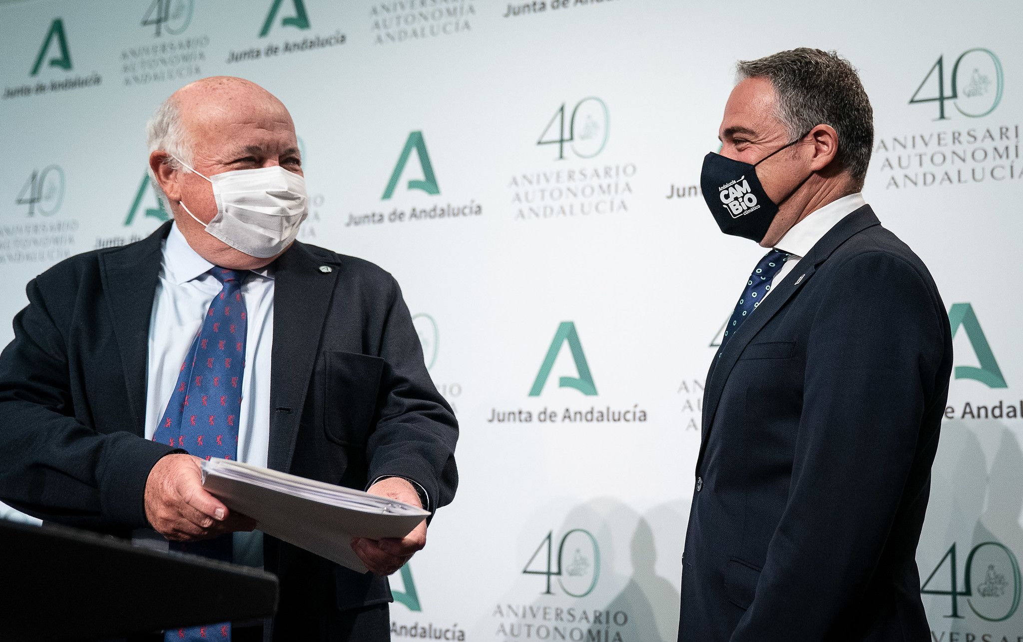 Jesús Aguirre y Elías Bendodo, este martes en rueda de prensa.