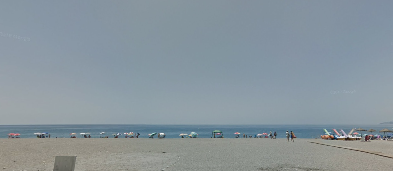 Una playa de Salobreña, en una imagen de Google Maps.