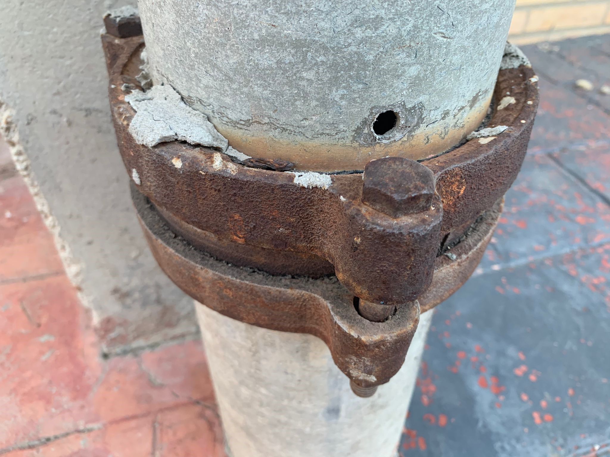 Amianto en mal estado en canalones del IES Las Salinas de San Fernando.