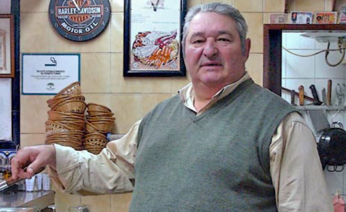 Antonio Mena Rodríguez, propietario del bar El Brillante de El Puerto, en una imagen de archivo.