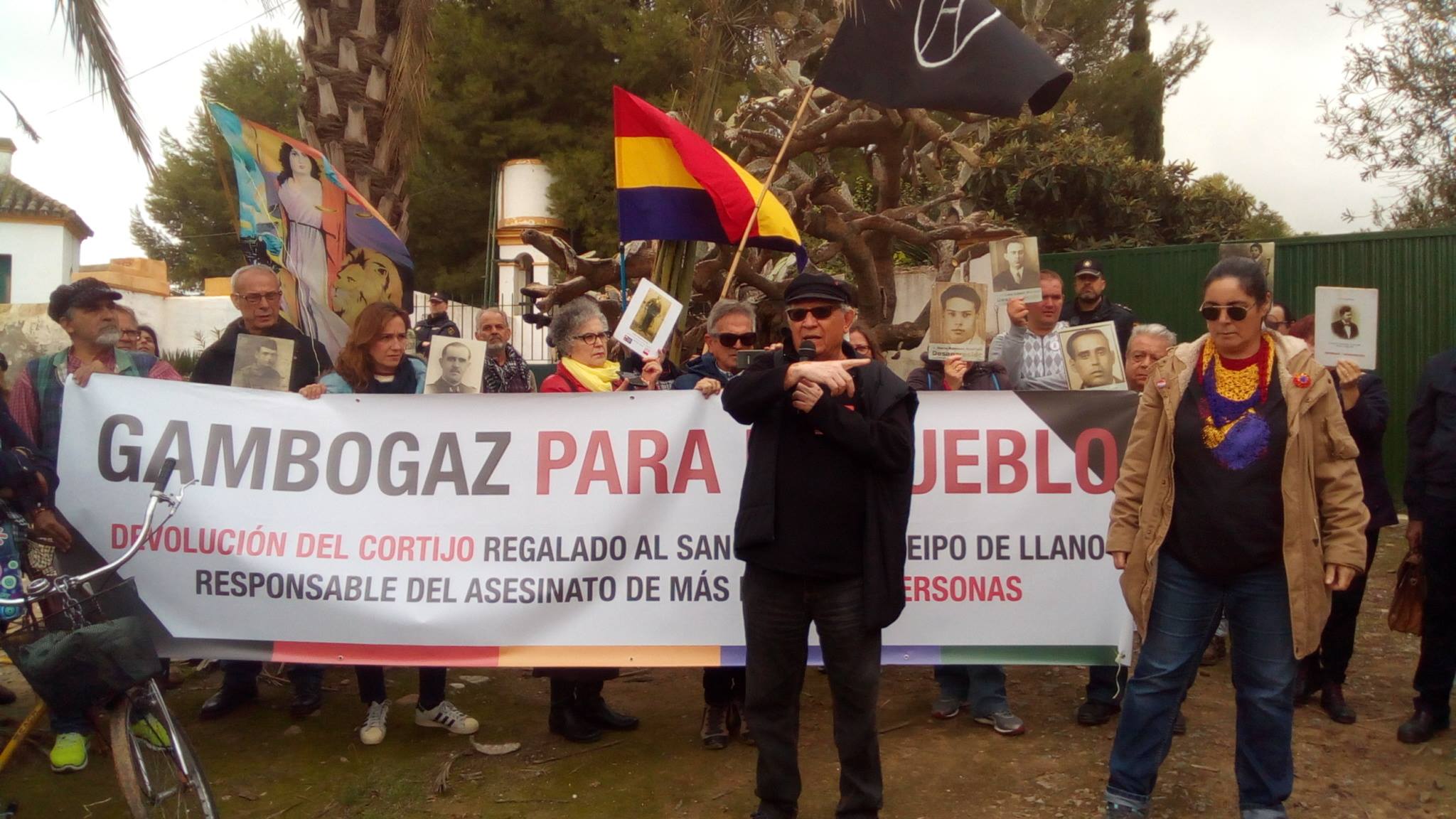 Una protesta en el cortijo de Gambogaz, regalado a Queipo de Llano, en una imagen de archivo.