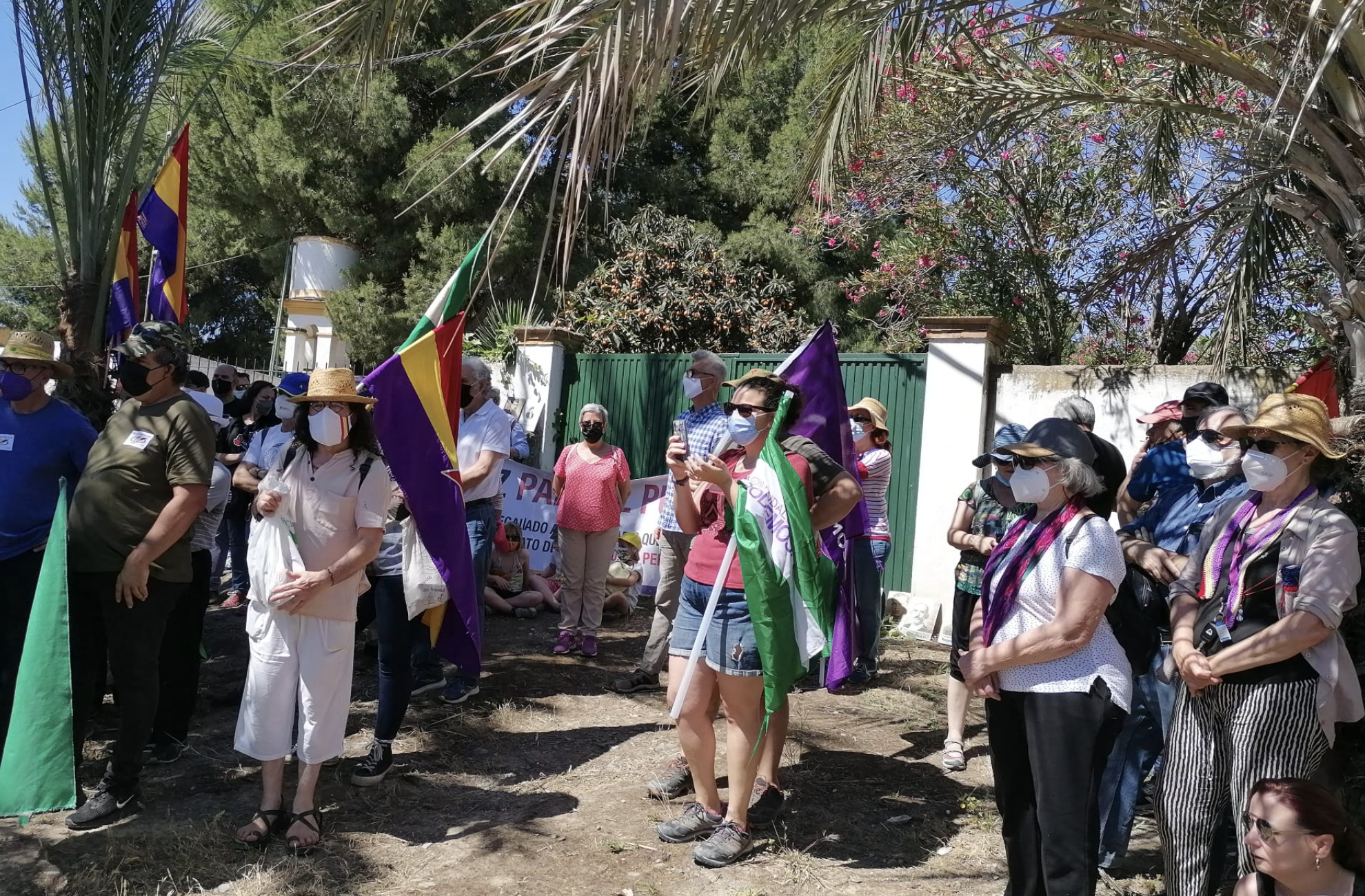 Final de la marcha hasta el cortijo de Gambogaz, para exigir su devolución al pueblo. EVA OLIVA