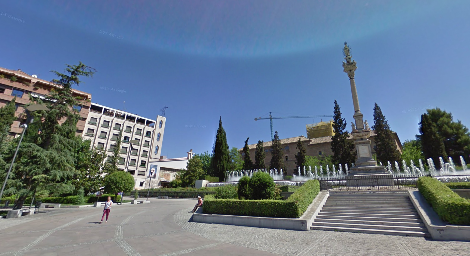 Jardines del Triunfo de Granada, donde el acusado asestó 15 puñaladas a su expareja, en una imagen de Google Maps.