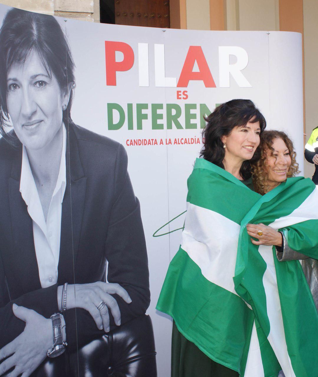 Pilar González y Pilar Távora en la campaña de las elecciones municipales de 2011. FOTO: R.S. 