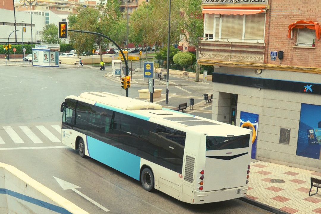 Un autobús de línea en Málaga.