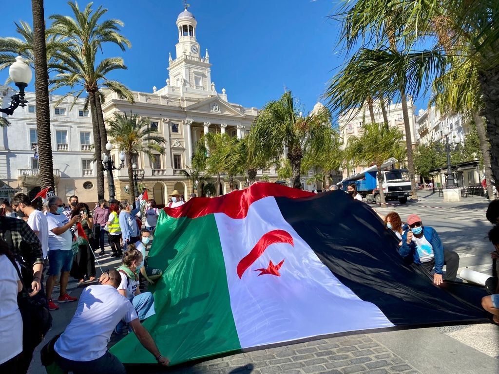 Un momento del inicio de la marcha en Cádiz.