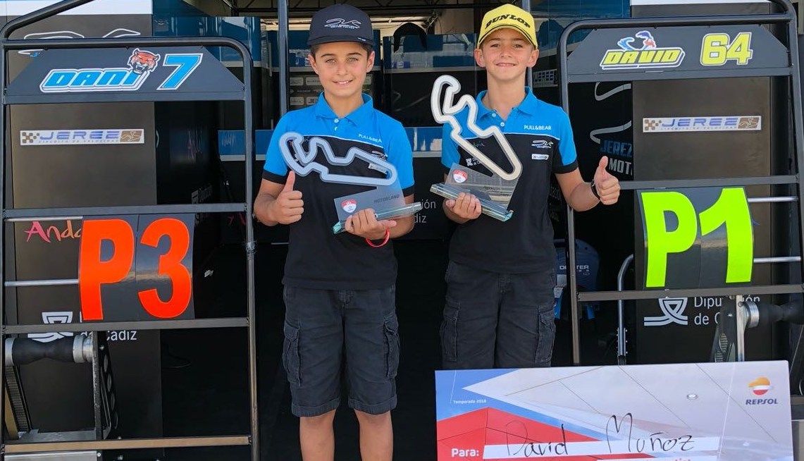 Los pilotos David Muñoz y Dani Muñoz, del equipo Jerez Andalucía Motor Talent.