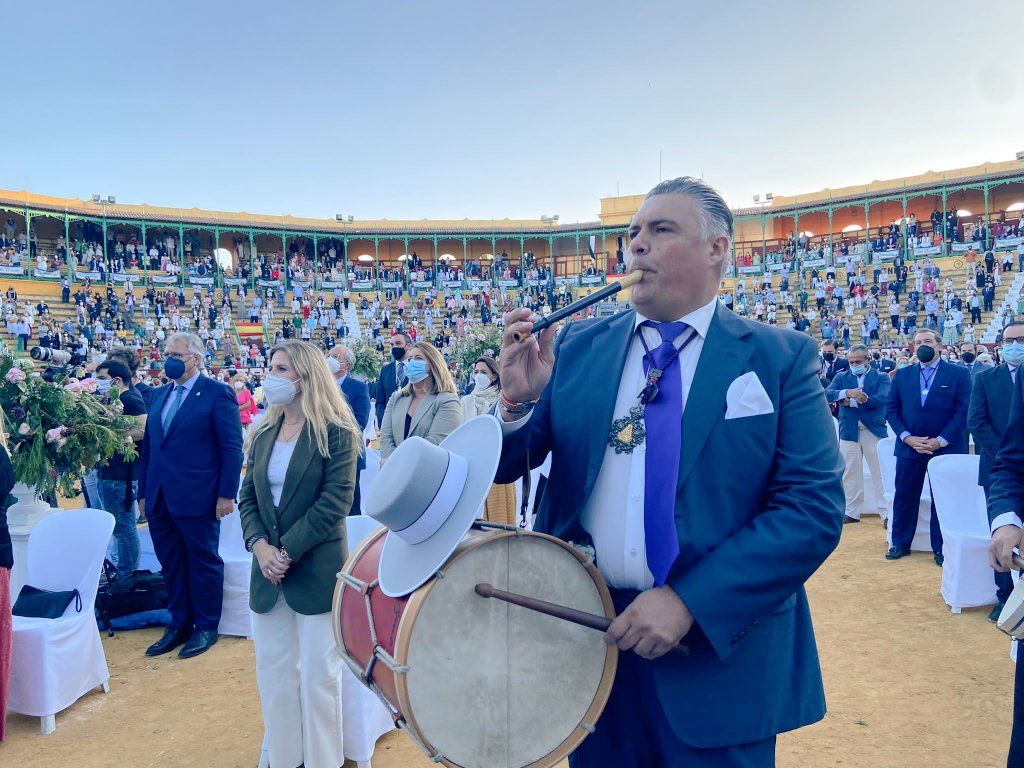 Un momento de la misa este domingo en la plaza de toros de Jerez.