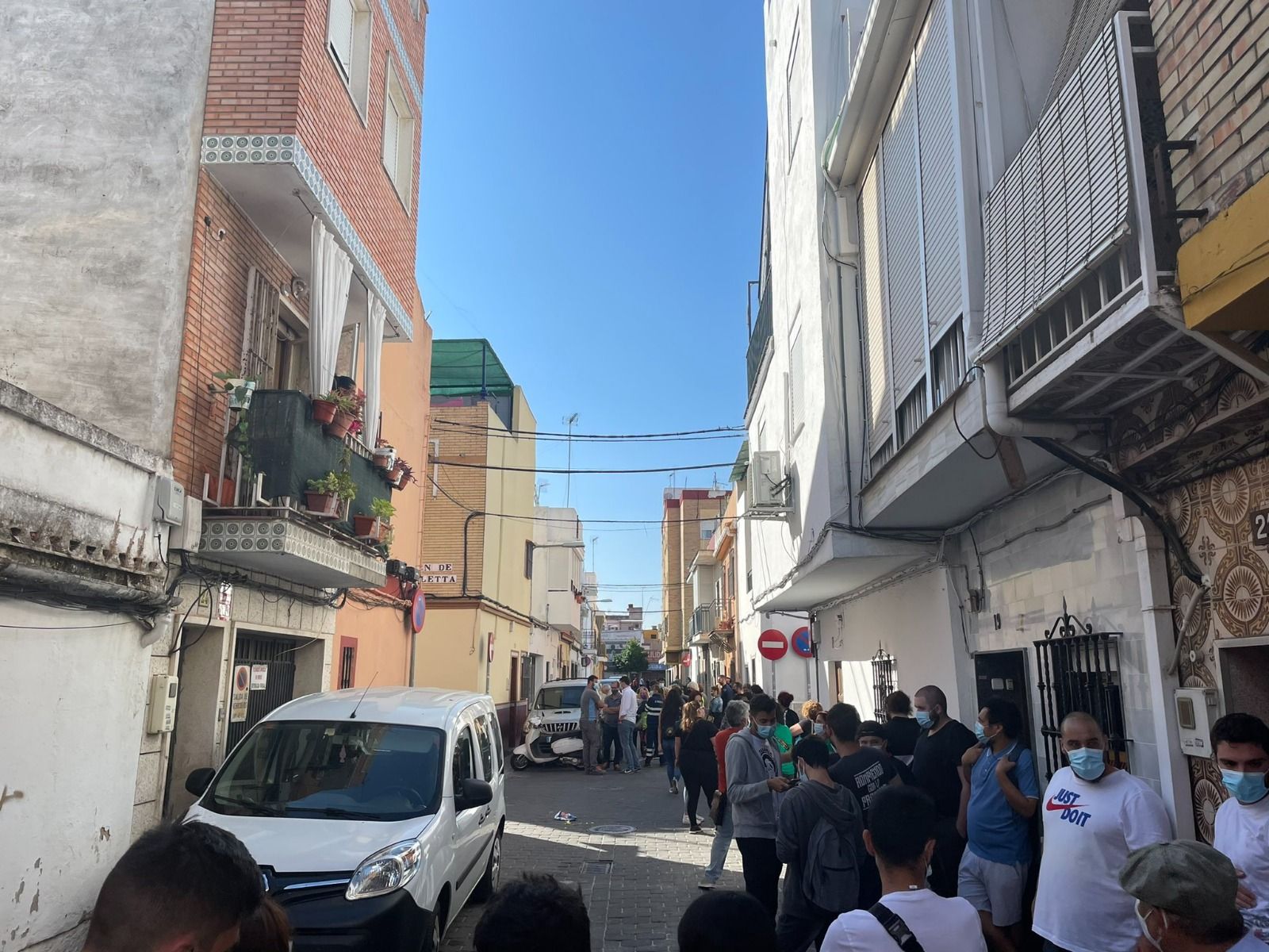 Convocatoria para parar el desahucio en la calle Fernando de Rojas de Su Eminencia, en Sevilla.